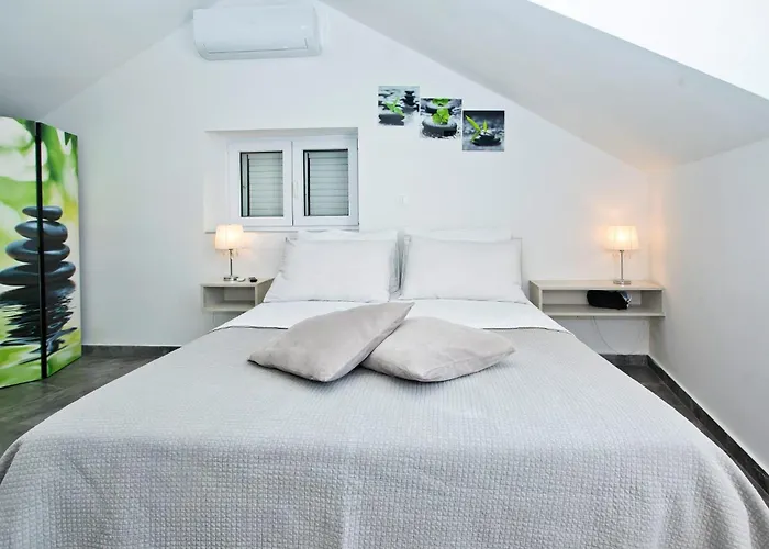 Апартаменты Core Of Hvar Old Town Хвар